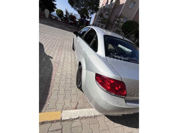 Sahibinden orj  km değişensiz Linea