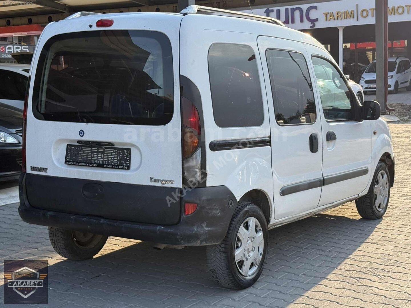 Galeriden Renault Kangoo 1.9 D 2002 Model Eskişehir 355.000 km Beyaz 7