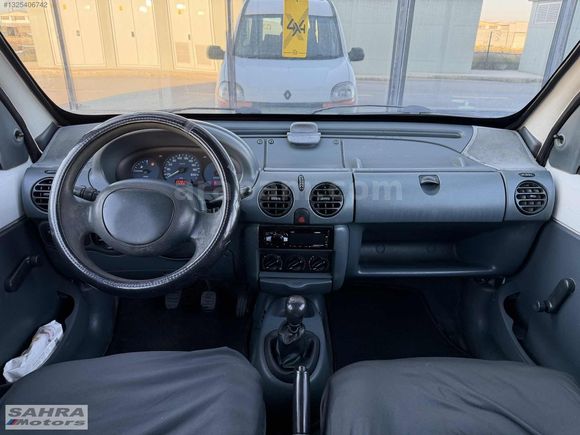SAHRA MOTORS'DAN 2000 RENAULT KANGO 1.9D OTOMOBİL RUHSAT 224.KM