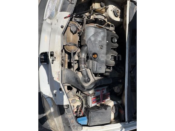 Galeriden Peugeot Partner 1.9 D Combi 2000 Model İzmir