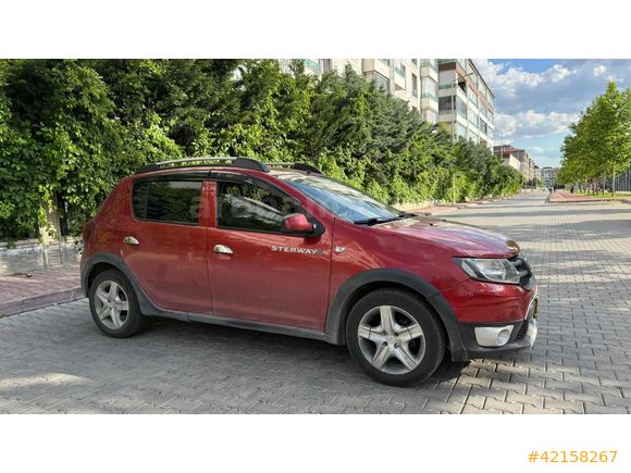 DACİA STEPWAY KIRMIZI 2013 MODEL 1.5 BLUEDCİ