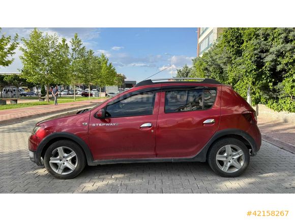 DACİA STEPWAY KIRMIZI 2013 MODEL 1.5 BLUEDCİ