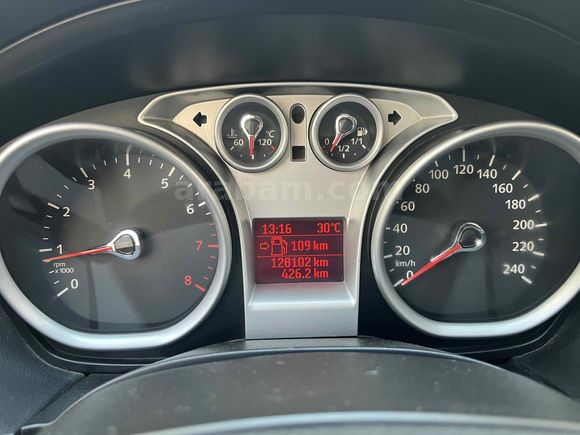 2011 Ford Focus 128 BİN KM TERTEMİZ İLK GÜNKİ GİBİ