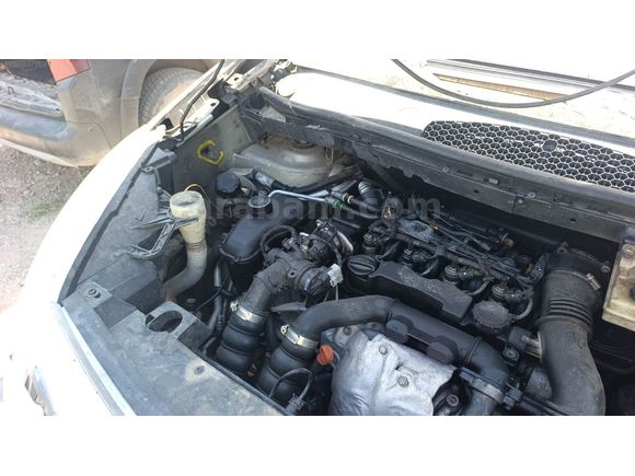 BATMAN TESLİMİ ÇALIŞIR YÜRÜR 2011 CITROEN BERLİNGO 1.6 COMBİ SX