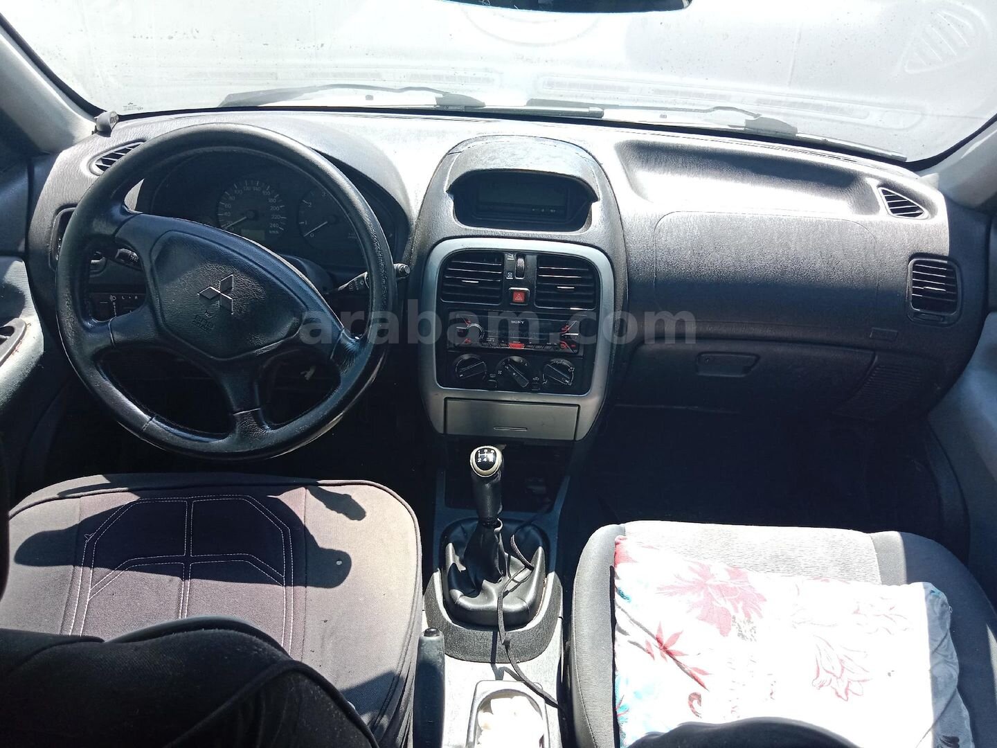 Sahibinden Mitsubishi Carisma 1.9 DI-D Silverline 2004 Model Çanakkale 430.000 km Beyaz 4