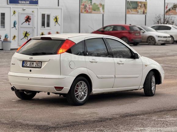 Sahibinden Ford Focus 1.6 Ghia 2004 Model 