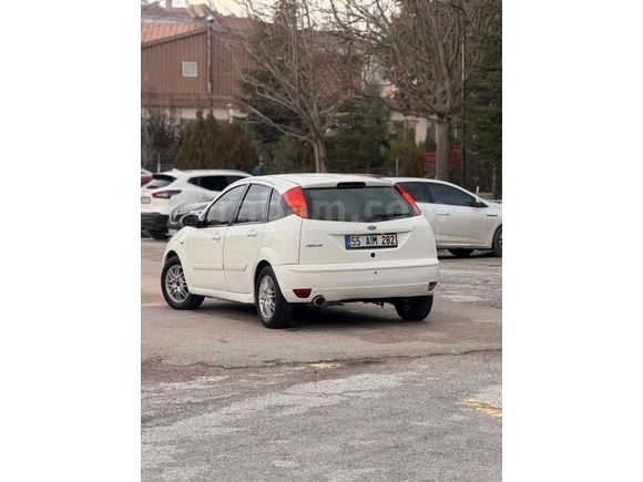 Sahibinden Ford Focus 1.6 Ghia 2004 Model 