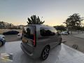 //2023 CADDY 2.0 TDİ STYLE CAM TAVAN LANSMANA ÖZEL RENK//