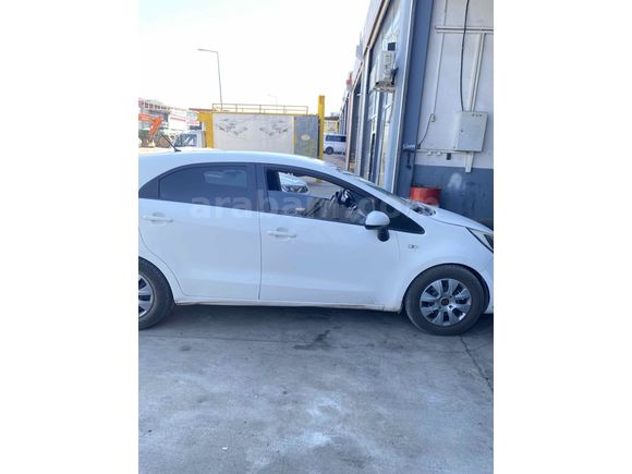 Sahibinden Kia Rio 1.4 CRDi Comfort 2015 Model 