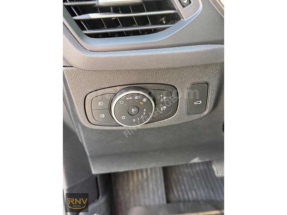 FORD FOCUS TITANIUM