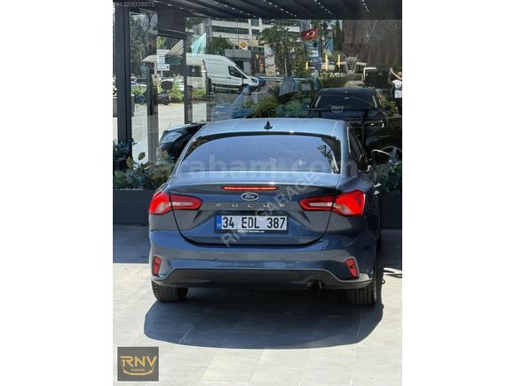 FORD FOCUS TITANIUM