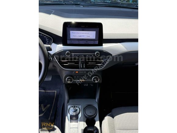 FORD FOCUS TITANIUM