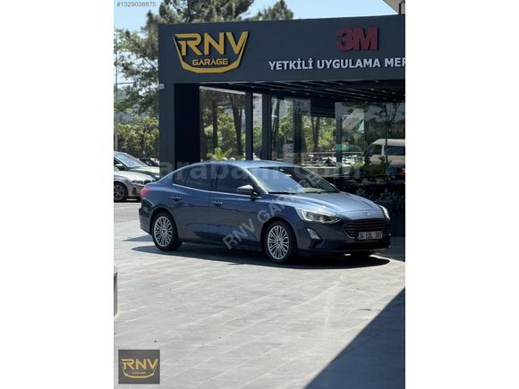 FORD FOCUS TITANIUM