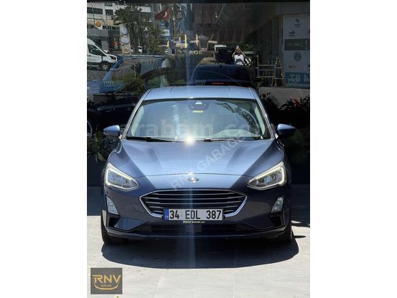 FORD FOCUS TITANIUM