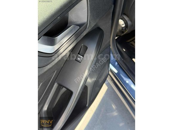 FORD FOCUS TITANIUM