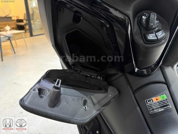 KREDİ KARTINA TAKSİTLE_600 KM_2025_YAMAHA_X-MAX 250 TECH MAX
