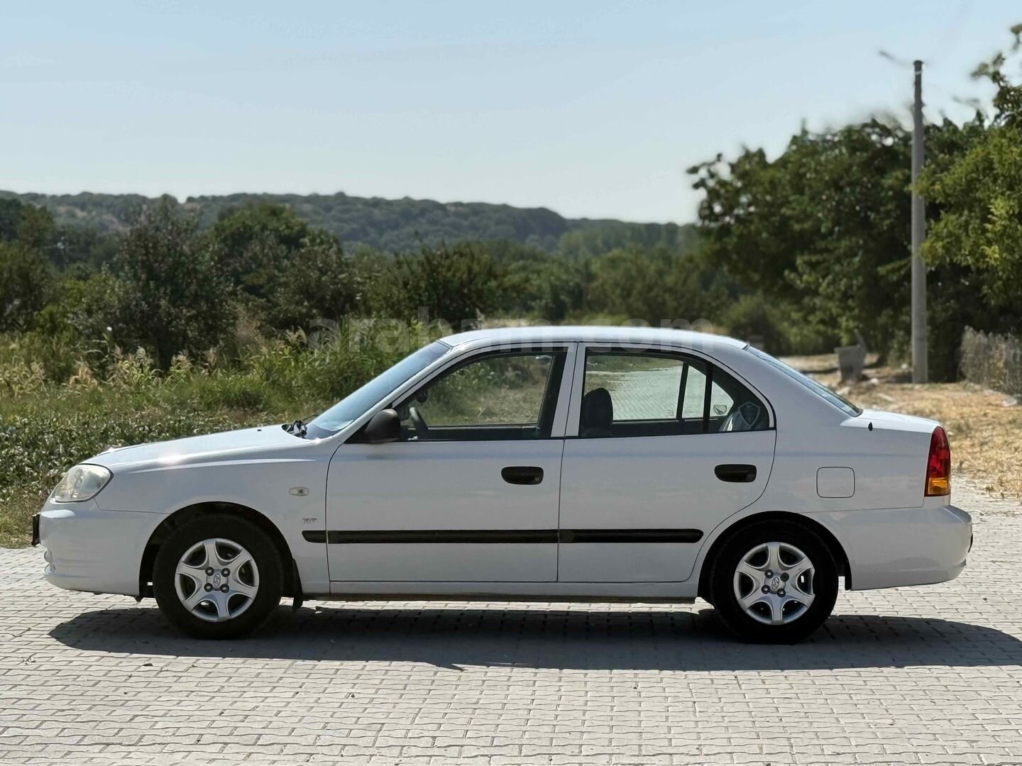 Sahibinden Hyundai Accent 1.3 Admire 2006 Model Bursa 211.000 km Beyaz 3