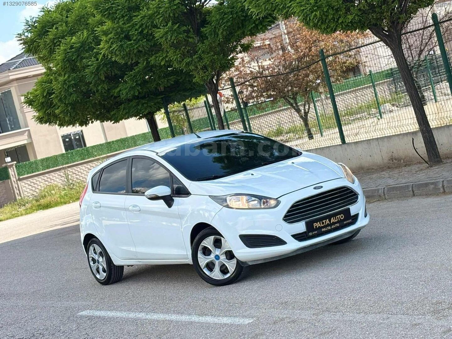 Galeriden Ford Fiesta 1.25 Trend 2014 Model Afyonkarahisar 166.000 km Beyaz 2