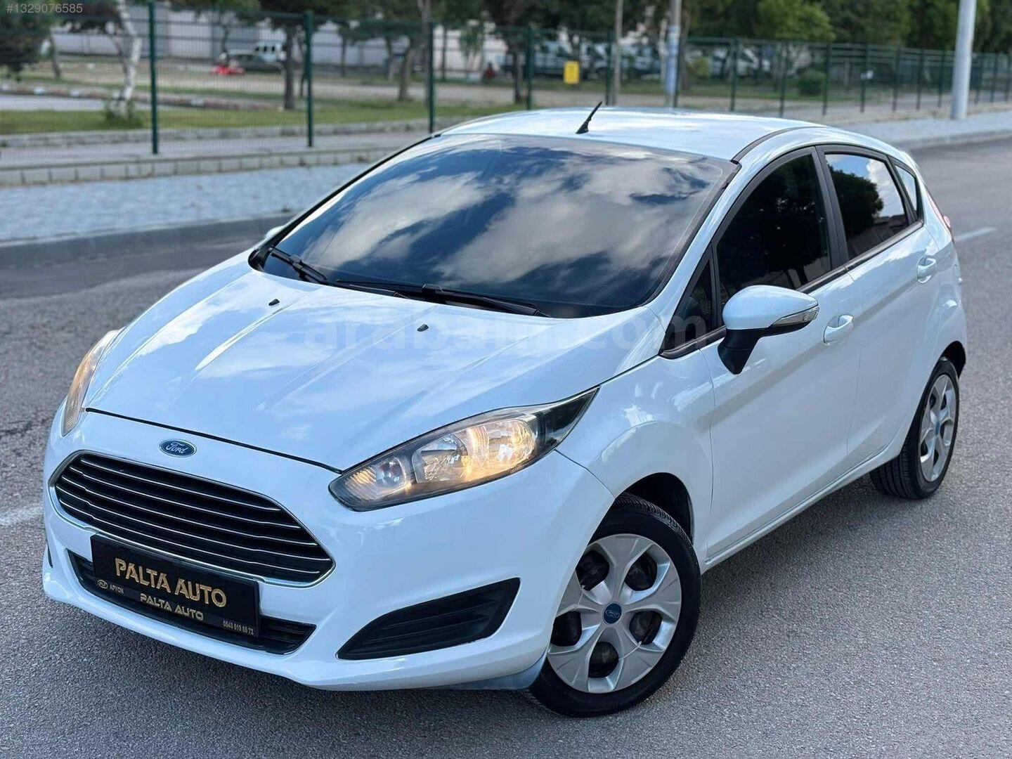 Galeriden Ford Fiesta 1.25 Trend 2014 Model Afyonkarahisar 166.000 km Beyaz 3