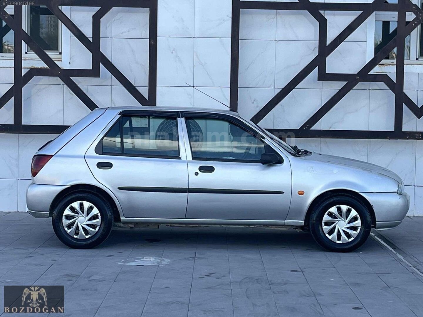 Galeriden Ford Fiesta 1.25 Ghia 1999 Model Kayseri 292.000 km Gri 6