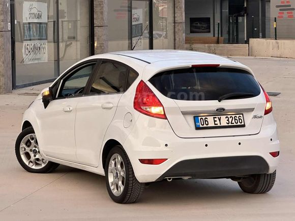 HASTASINA 2012 FORD FİESTA 1.4 TİTANİUM X "85" BİNDE CAM GİBİ