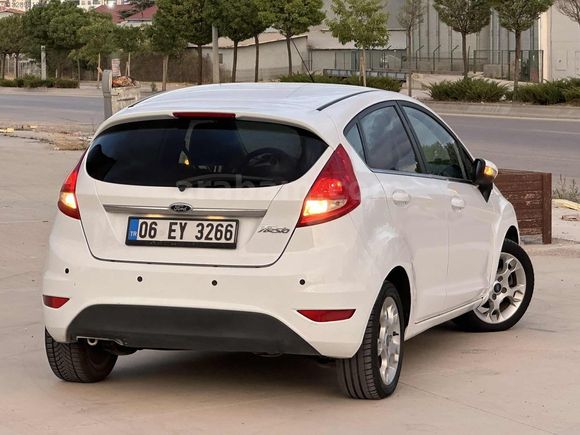 HASTASINA 2012 FORD FİESTA 1.4 TİTANİUM X "85" BİNDE CAM GİBİ