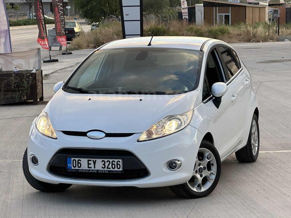 HASTASINA 2012 FORD FİESTA 1.4 TİTANİUM X "85" BİNDE CAM GİBİ