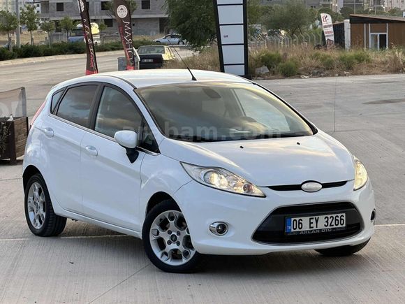 HASTASINA 2012 FORD FİESTA 1.4 TİTANİUM X "85" BİNDE CAM GİBİ