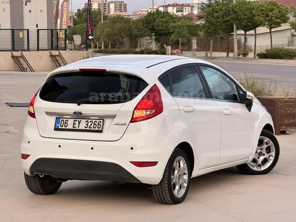 HASTASINA 2012 FORD FİESTA 1.4 TİTANİUM X "85" BİNDE CAM GİBİ