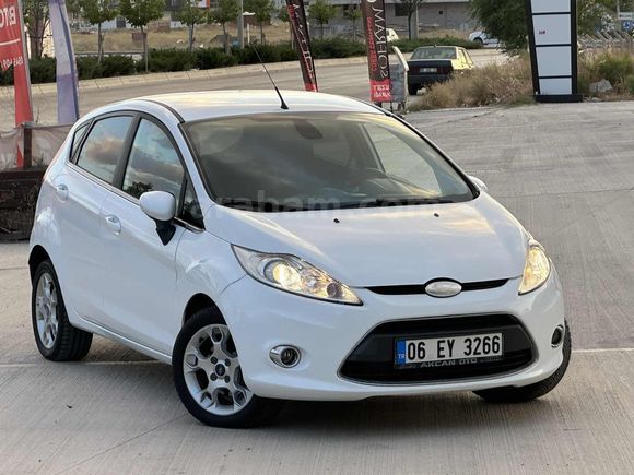 HASTASINA 2012 FORD FİESTA 1.4 TİTANİUM X "85" BİNDE CAM GİBİ