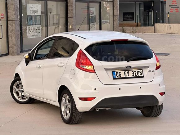 HASTASINA 2012 FORD FİESTA 1.4 TİTANİUM X "85" BİNDE CAM GİBİ