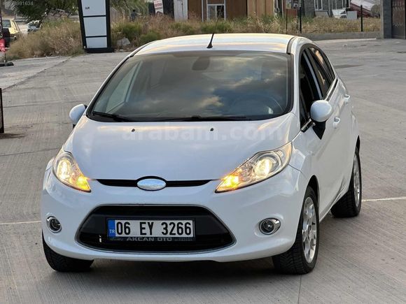 HASTASINA 2012 FORD FİESTA 1.4 TİTANİUM X "85" BİNDE CAM GİBİ