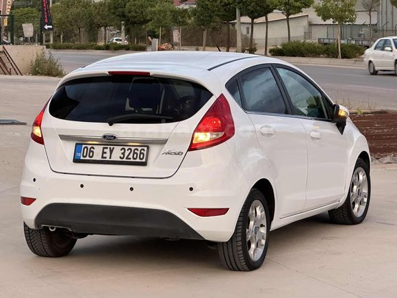 HASTASINA 2012 FORD FİESTA 1.4 TİTANİUM X "85" BİNDE CAM GİBİ