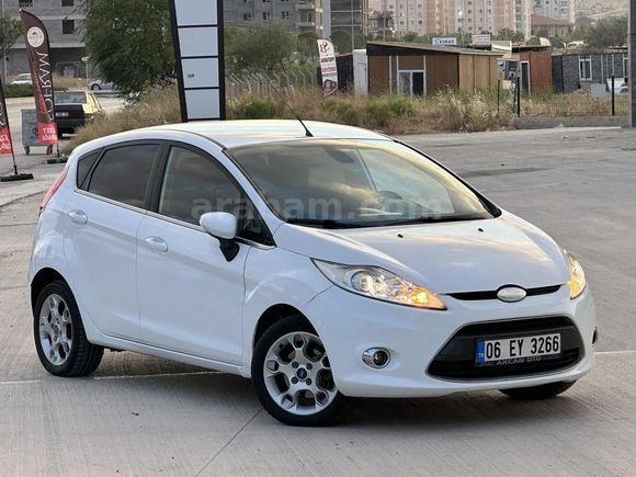 HASTASINA 2012 FORD FİESTA 1.4 TİTANİUM X "85" BİNDE CAM GİBİ