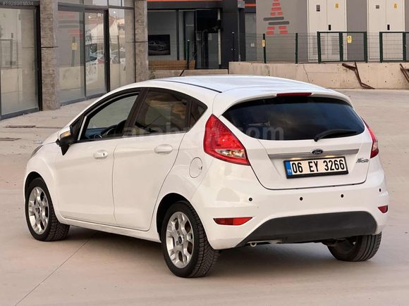 HASTASINA 2012 FORD FİESTA 1.4 TİTANİUM X "85" BİNDE CAM GİBİ