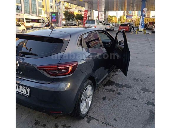Sahibinden Renault Clio 1.0 TCe Touch 2022 Model 
