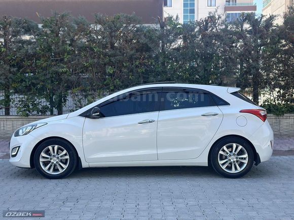 ÖZBEK PREMİUM'DAN 160 BİNDE CAM TAVANLI İ30