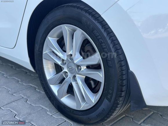 ÖZBEK PREMİUM'DAN 160 BİNDE CAM TAVANLI İ30