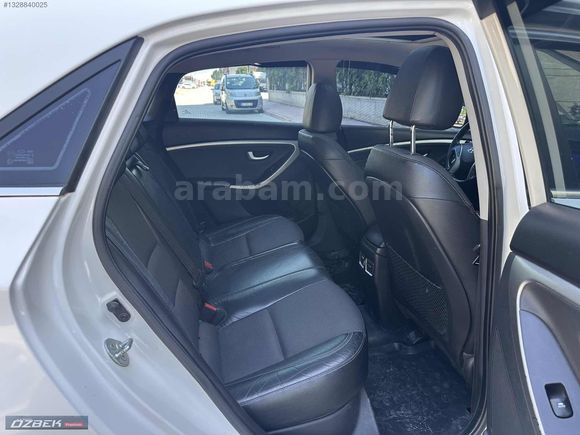 ÖZBEK PREMİUM'DAN 160 BİNDE CAM TAVANLI İ30