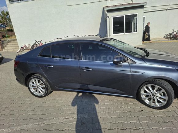 Sahibinden Renault Megane 1.5 Blue DCI Icon 2020 Model