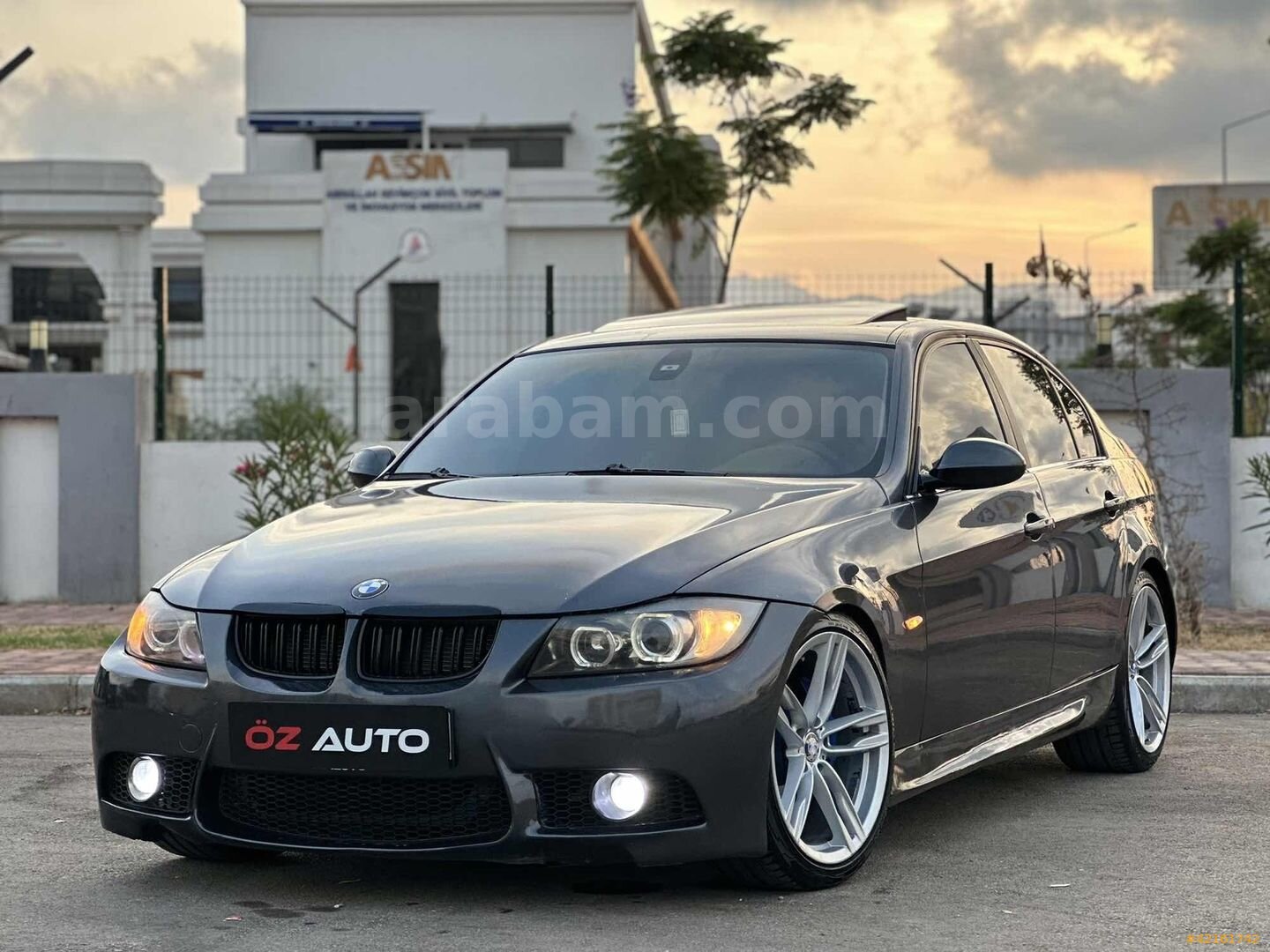 Galeriden BMW 3 Serisi 320d Premium 2006 Model Antalya 355.000 km Gri 1