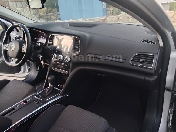 Sahibinden Renault Megane 1.3 TCe Touch 2025 Model