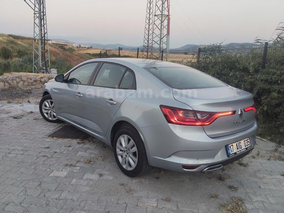 Sahibinden Renault Megane 1.3 TCe Touch 2025 Model