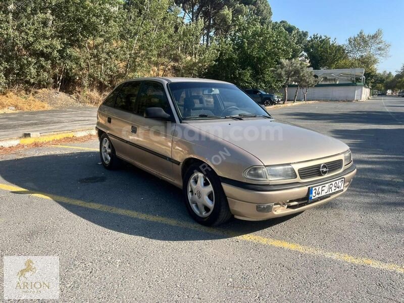 Galeriden Opel Astra 1.6 GLS 1998 Model İstanbul 275.000 km Şampanya