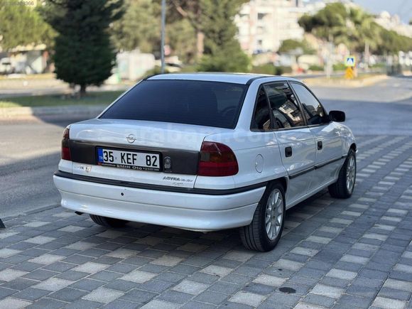 EG GARAJ'DAN 1.6 OTOMATİK ASTRA