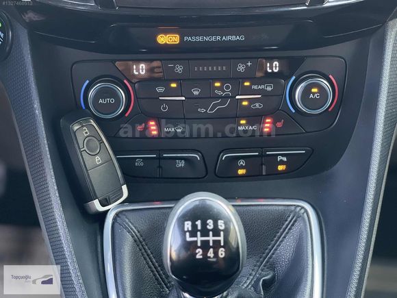 2020_CONNECT_1.5EcoBlue_TİTANİUM_HATASIZ_BOYASIZ_186 BİN KM!