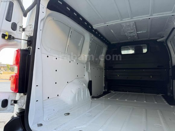 ASCAR DAN_2021 Model Sadece 83.xxx Km De %20 Faturalı Jumpy