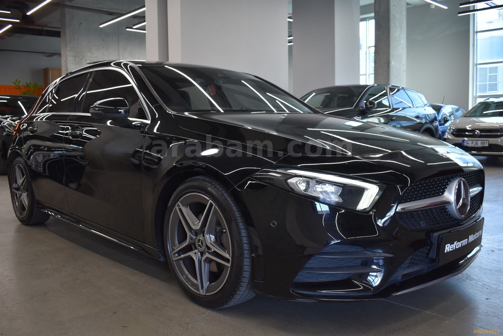 Galeriden Mercedes - Benz A 200 AMG 2020 Model İstanbul 70.900 km Siyah 3