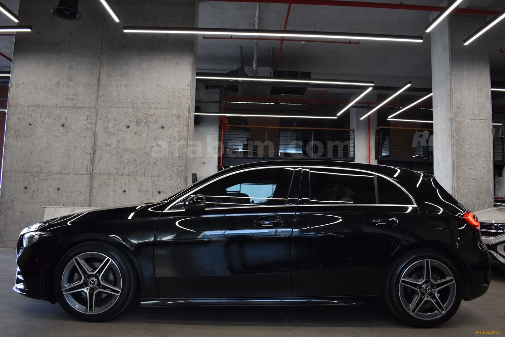 Galeriden Mercedes - Benz A 200 AMG 2020 Model İstanbul 70.900 km Siyah 5