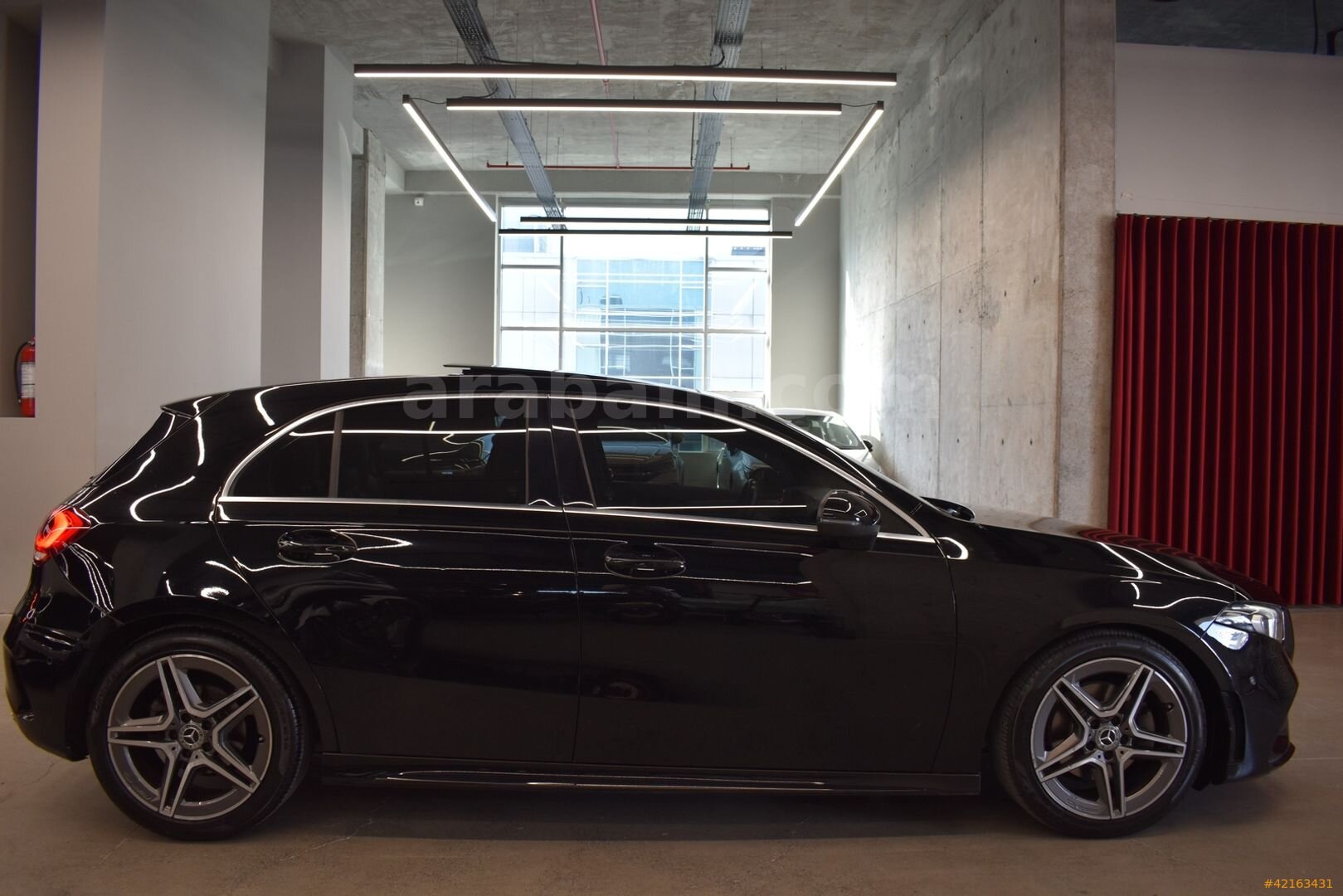 Galeriden Mercedes - Benz A 200 AMG 2020 Model İstanbul 70.900 km Siyah 6